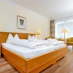 Bayerischer Hof Hotell 4*