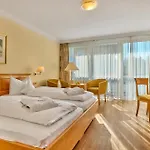 Bayerischer Hof Hotell 4*