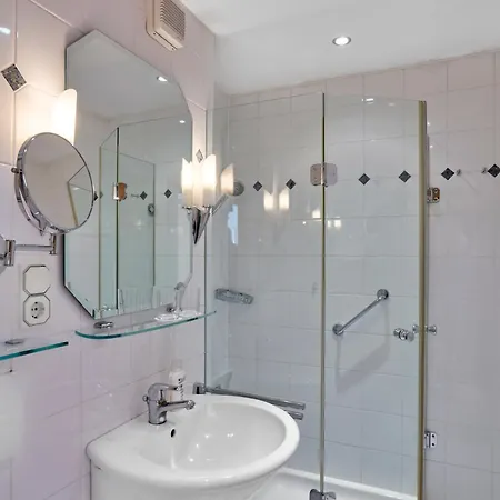 Hotel Bayerischer Hof 4*